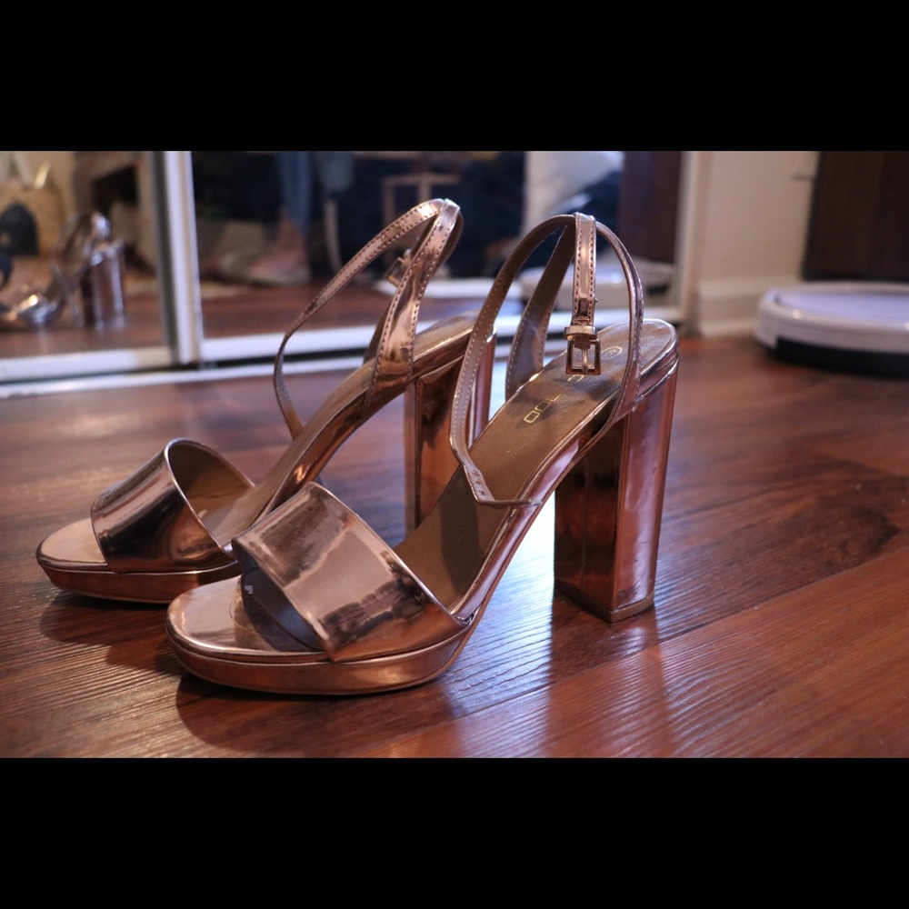 Rose Gold BooHoo Heels (Size 6)